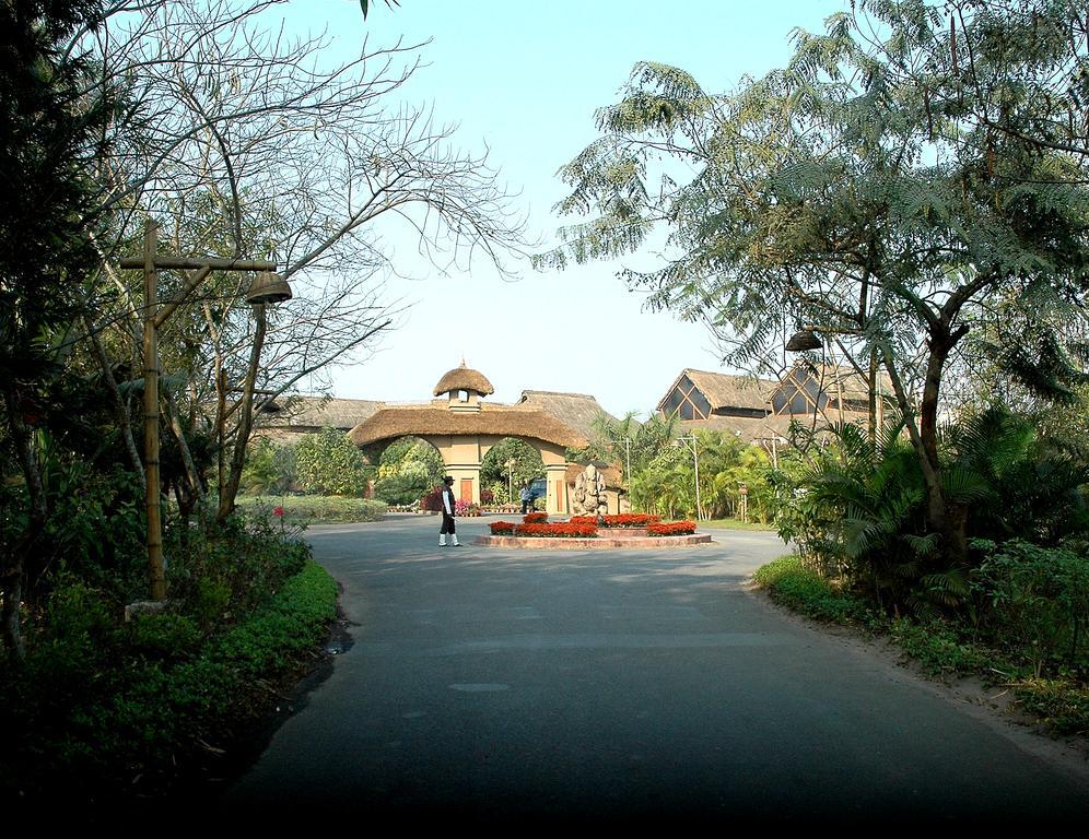 Vedic Village Spa Resort Calcutta Exterior foto